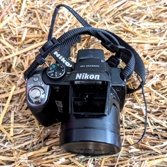 Vintage Nikon Coolpix P80 10.1 MP Digital Camera | 18x Zoom 27-486mm - Picture 8 of 9